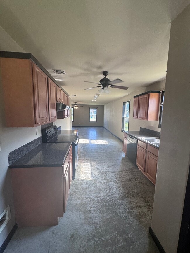 144 Miller Ln in New Iberia, LA - Building Photo - Building Photo