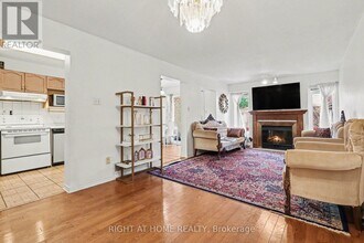 52 Scarlet Ct in Ottawa, ON - Building Photo - Building Photo