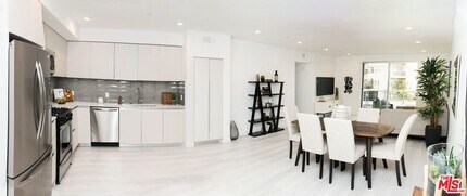 625 S Barrington Ave in Los Angeles, CA - Foto de edificio - Building Photo