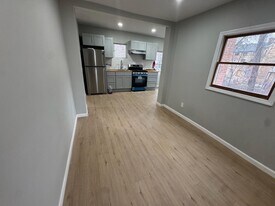 163 Lander St in Newburgh, NY - Building Photo