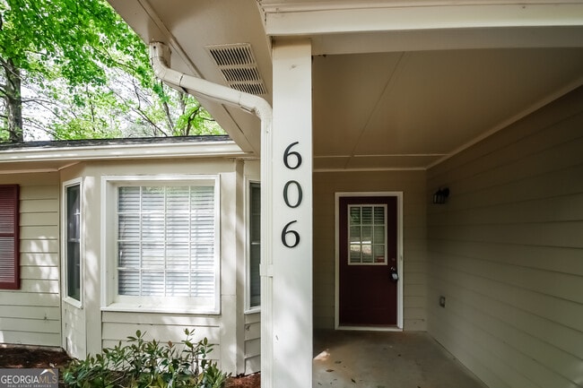 606 Hamlet Ct SE in Conyers, GA - Building Photo - Building Photo