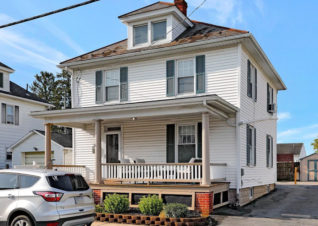 157 E Franklin St in Greencastle, PA - Foto de edificio