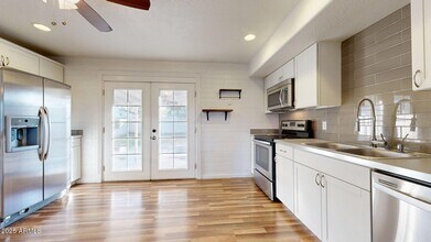830 E Orchid Ln in Phoenix, AZ - Building Photo - Building Photo