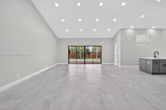 9581 El Clair Ranch Rd in Boynton Beach, FL - Building Photo - Building Photo