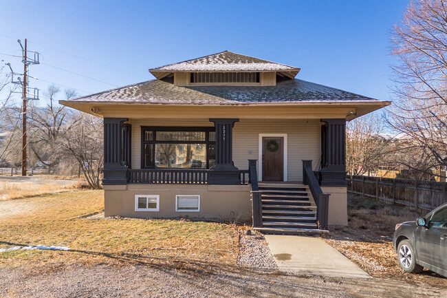 2233 S 2nd Ave, Unit Apartment A in Pocatello, ID - Foto de edificio - Building Photo