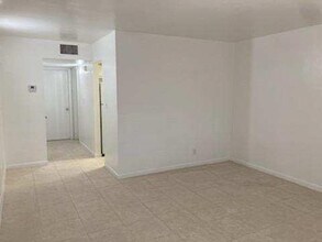 515 S Sequoia Dr in West Palm Beach, FL - Building Photo - Building Photo