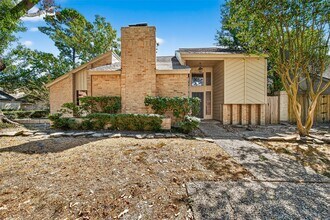 172 Old Bridge Lake St in Houston, TX - Foto de edificio - Building Photo
