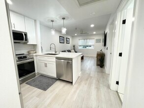 3830 Avenida Del Presidente, Unit 8 in San Clemente, CA - Foto de edificio - Building Photo