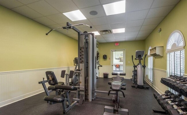 3825 Crossline Dr in Spring Hill, FL - Building Photo - Building Photo