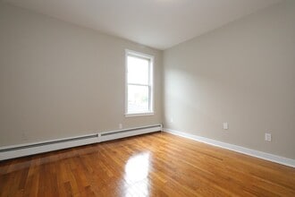 21 Wells Pl in Lynn, MA - Building Photo - Building Photo