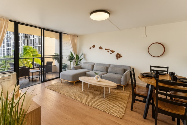 975 Ala Lilikoi St in Honolulu, HI - Building Photo - Building Photo