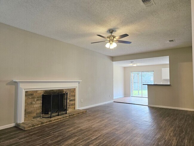 6103 Wolfboro Dr in Houston, TX - Building Photo - Building Photo