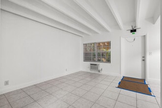 330 NW 20th St in Boca Raton, FL - Building Photo - Building Photo