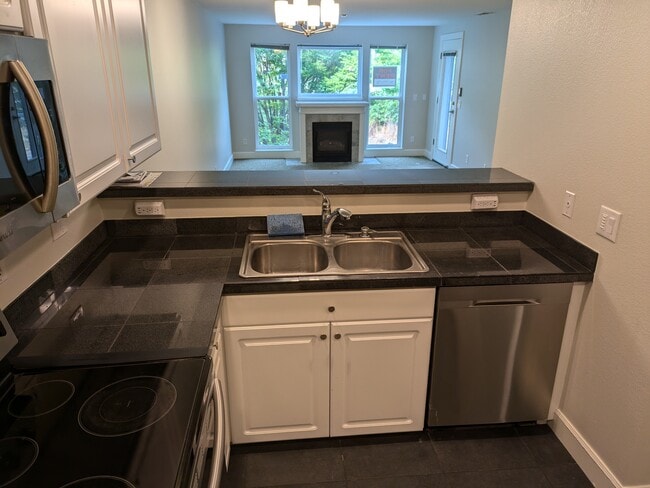 520 SE Columbia River Dr, Unit 220 in Vancouver, WA - Building Photo - Building Photo