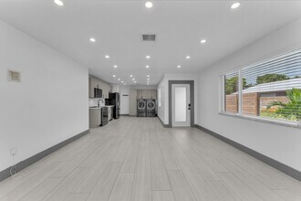 48 SW 13th St, Unit 48 in Dania Beach, FL - Building Photo - Building Photo