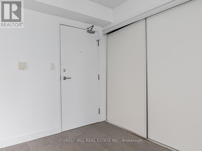 15-815 Brunel Ct in Toronto, ON - Building Photo - Building Photo