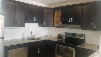 7118 Bonita Dr in Miami Beach, FL - Building Photo - Building Photo