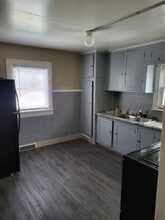 322 McCabe St in Mitchell, SD - Building Photo - Building Photo