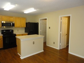 8533 Belle Union Ct in Indianapolis, IN - Foto de edificio - Building Photo