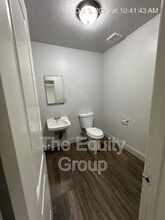 570 S Richmond Ave in Hanford, CA - Building Photo - Building Photo