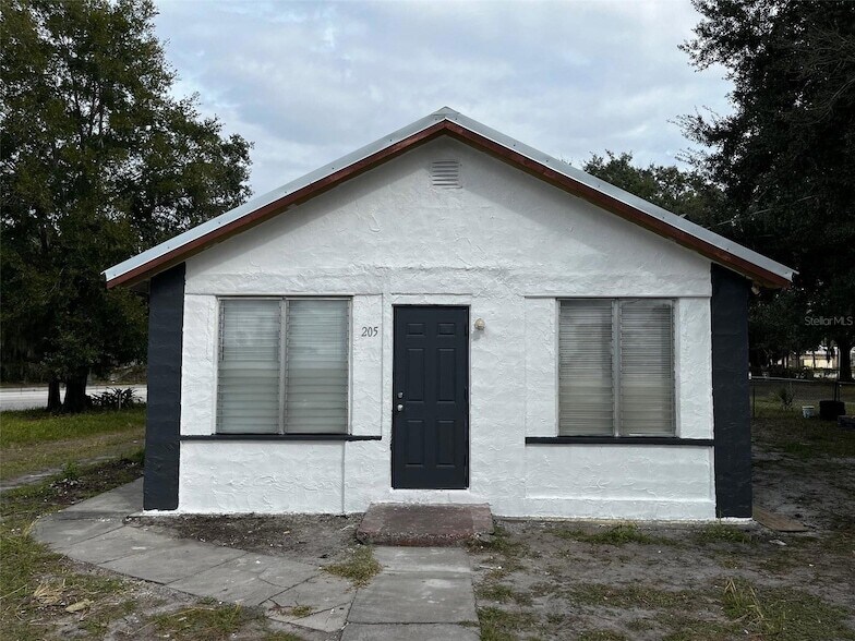 205 W Sproule Ave in Kissimmee, FL - Building Photo