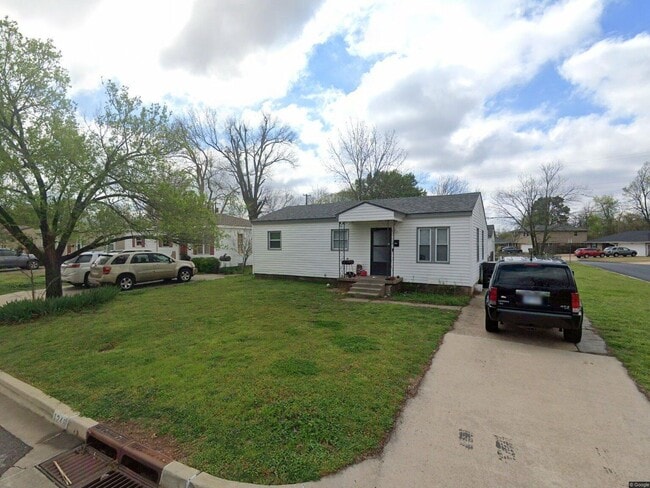 1248 Iowa St
