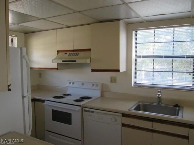 5355 Treetops Dr in Naples, FL - Building Photo - Building Photo