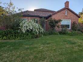 400 N Tuxedo Ave in Stockton, CA - Building Photo