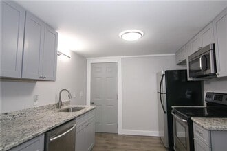 2187 Plantation Ln in Chamblee, GA - Building Photo - Building Photo