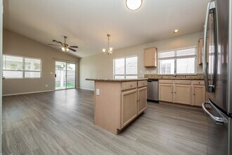 3105 Macaroon Way in North Las Vegas, NV - Building Photo - Building Photo