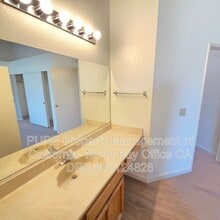 869 Maria Dr in Petaluma, CA - Building Photo - Building Photo