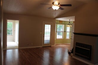 54 Marymont Dr in Crossville, TN - Building Photo - Building Photo