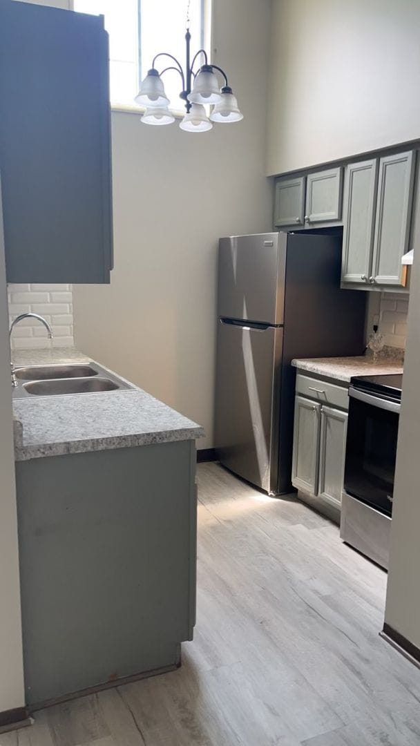 property at 805 Kerns Dr NE