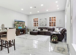 14709 SW 6th St in Pembroke Pines, FL - Building Photo - Building Photo