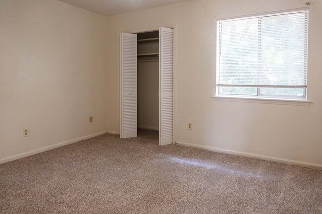 733 Pointe Ct in Tallahassee, FL - Building Photo - Building Photo