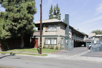 409 E Washington Ave in Santa Ana, CA - Building Photo - Building Photo