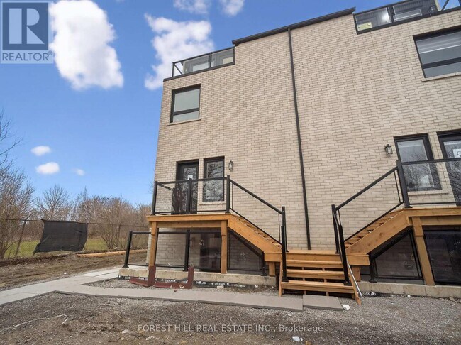 164 Betty Ann Dr in Toronto, ON - Building Photo - Building Photo