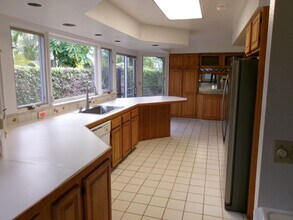 580 N Kalaheo Ave in Kailua, HI - Building Photo - Building Photo
