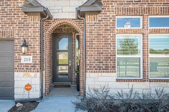 215 Milam Crk Dr in Kyle, TX - Building Photo - Building Photo