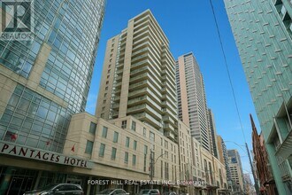 220-1220 Victoria St in Toronto, ON - Building Photo - Building Photo
