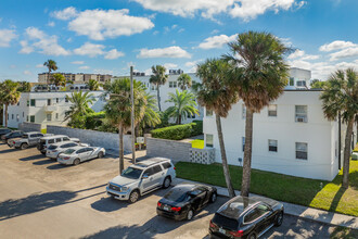 Ocean Reef Residences in Jacksonville Beach, FL - Building Photo - Building Photo