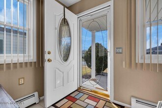 63 Hyannis St in Toms River, NJ - Foto de edificio - Building Photo