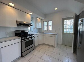 76-12 175th St in Queens, NY - Building Photo - Building Photo