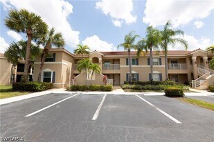2456 Millcreek Ln in Naples, FL - Building Photo