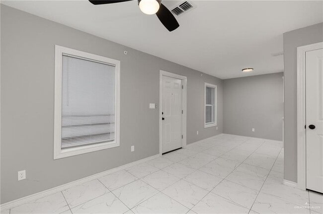 1426 E Rogers Rd, Unit 52 in Edinburg, TX - Building Photo - Building Photo