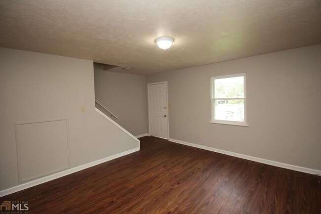 212 Wesley Way in Lagrange, GA - Building Photo - Building Photo