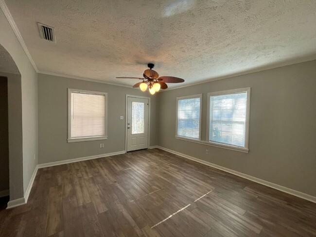 1010 W 12th Ct in Panama City, FL - Foto de edificio - Building Photo