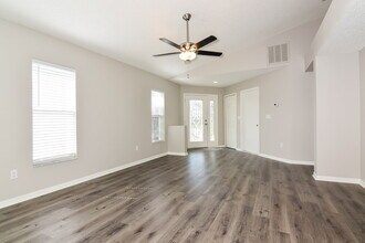 22649 St Thomas Cir in Lutz, FL - Building Photo - Building Photo