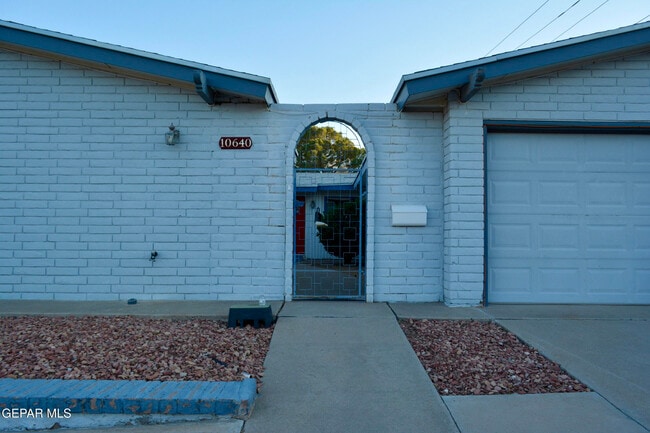 property at 10640 Vista Alegre Dr