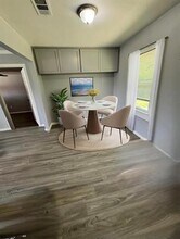 4025 Eastland St in Fort Worth, TX - Building Photo - Building Photo